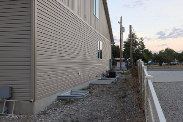 Carpenter – Side